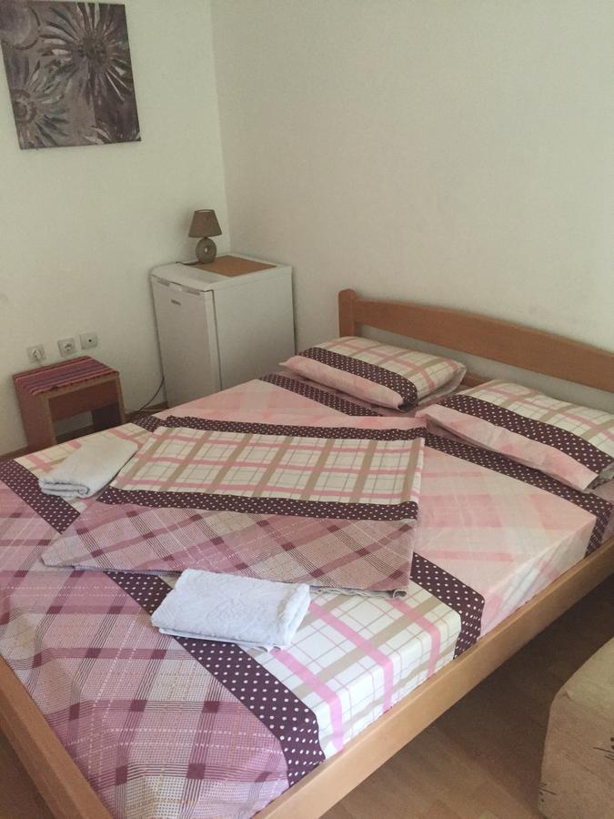 Tina Rooms Ulcinj Esterno foto